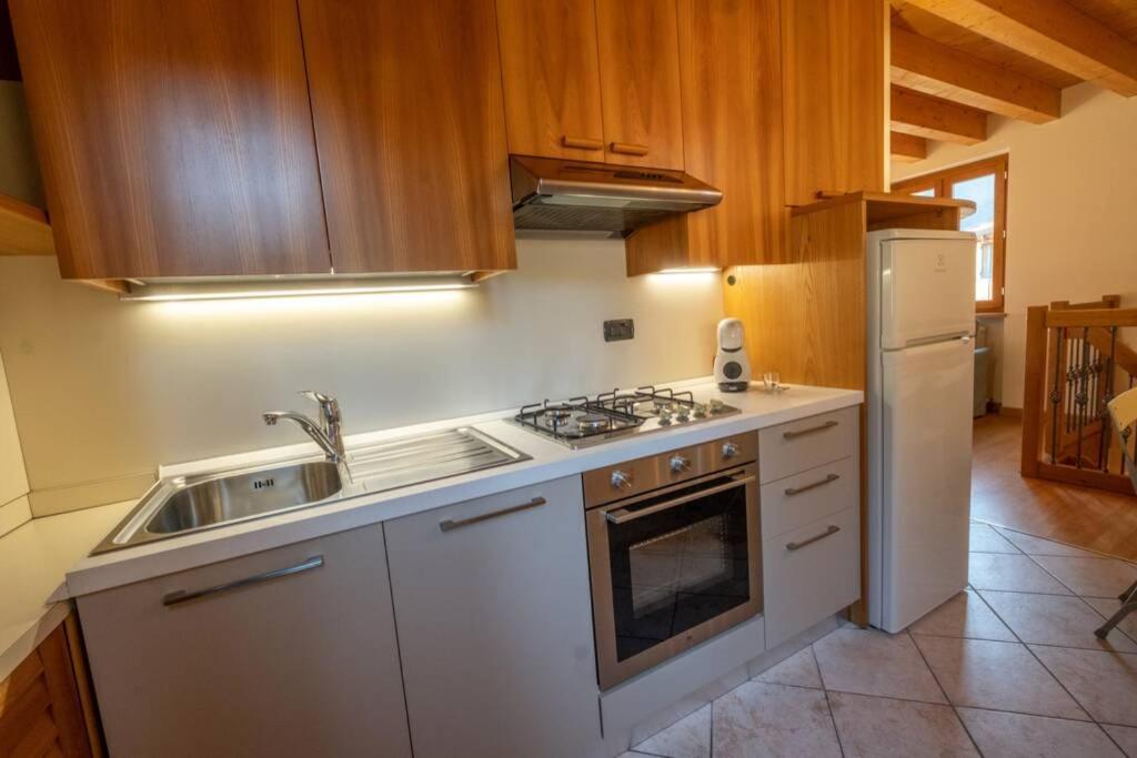 Happy Guest Apartments - Feel The Lake Riva di Solto Εξωτερικό φωτογραφία